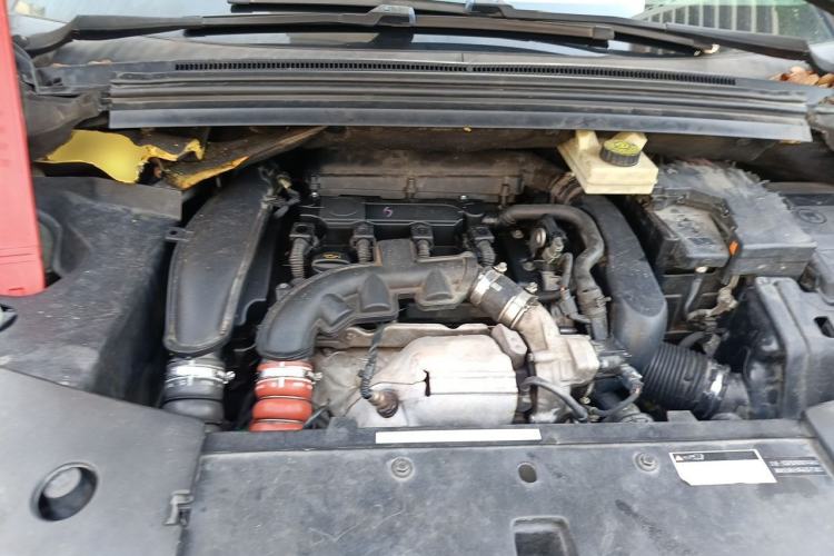 Used DS 5 2014 1.6T Luxury Edition THP160 Engine Bay