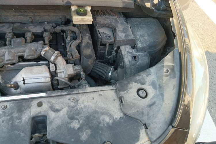 Used DS 5 2014 1.6T Luxury Edition THP160 Engine Bay Left