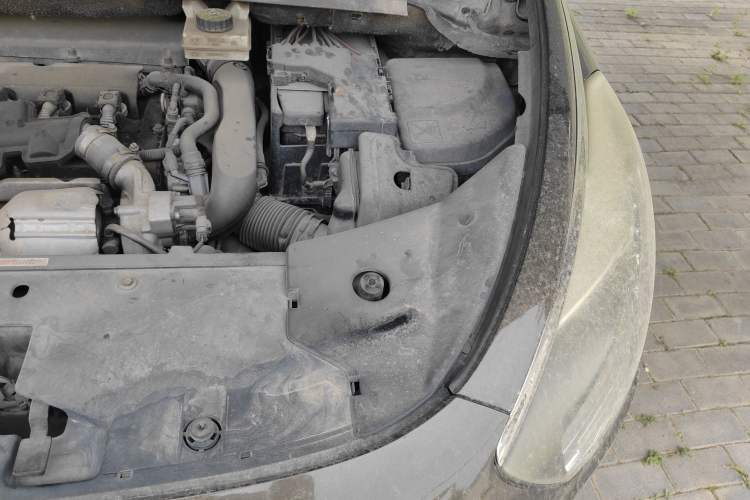 Used DS 5 2014 1.6T Elegant Version THP160 Engine Bay Left