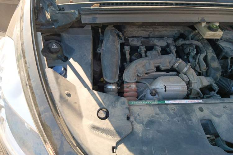 Used DS 5 2014 1.6T Luxury Edition THP160 Engine Bay Right