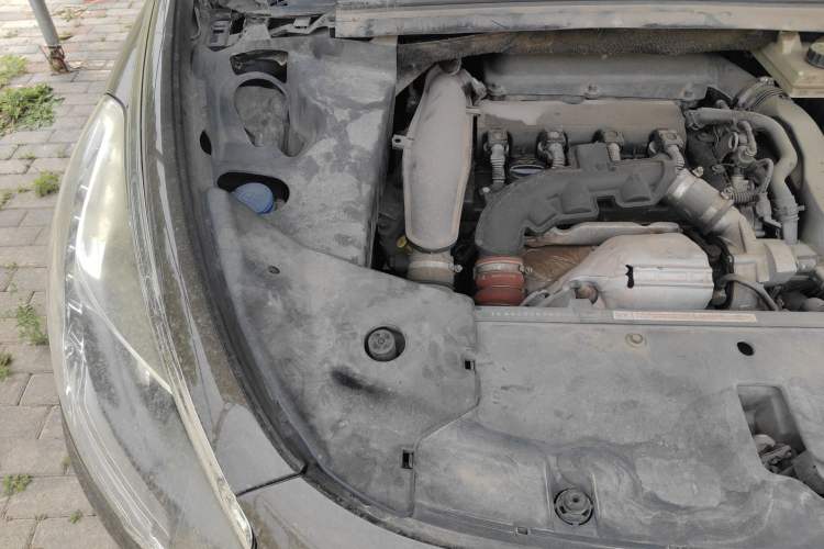 Used DS 5 2014 1.6T Elegant Version THP160 Engine Bay Right
