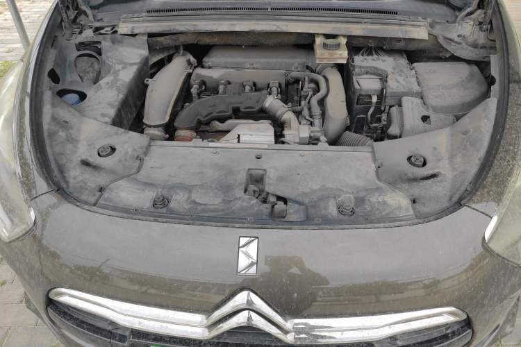 Used DS 5 2014 1.6T Elegant Version THP160 Engine Bay
