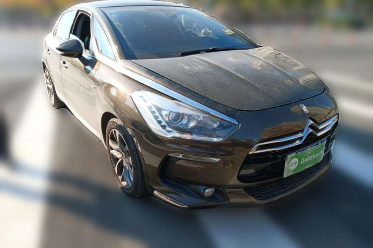 Used DS 5 2014 1.6T Luxury Edition THP160 Front Right 45 Deg