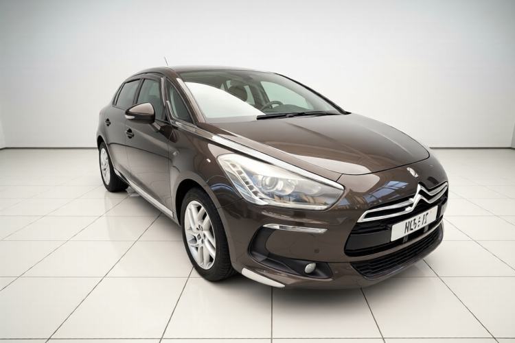 Used DS 5 2014 1.6T Luxury Edition THP160 Front Right 45 Deg