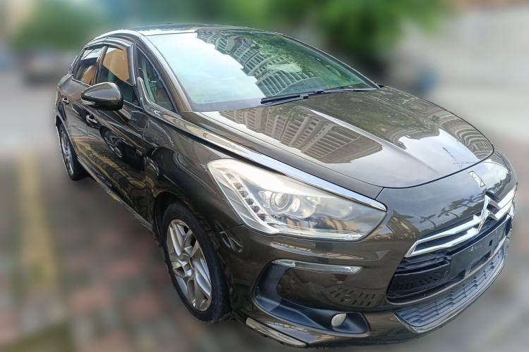 Used DS 5 2014 1.6T Luxury Edition THP160 Front Right 45 Deg