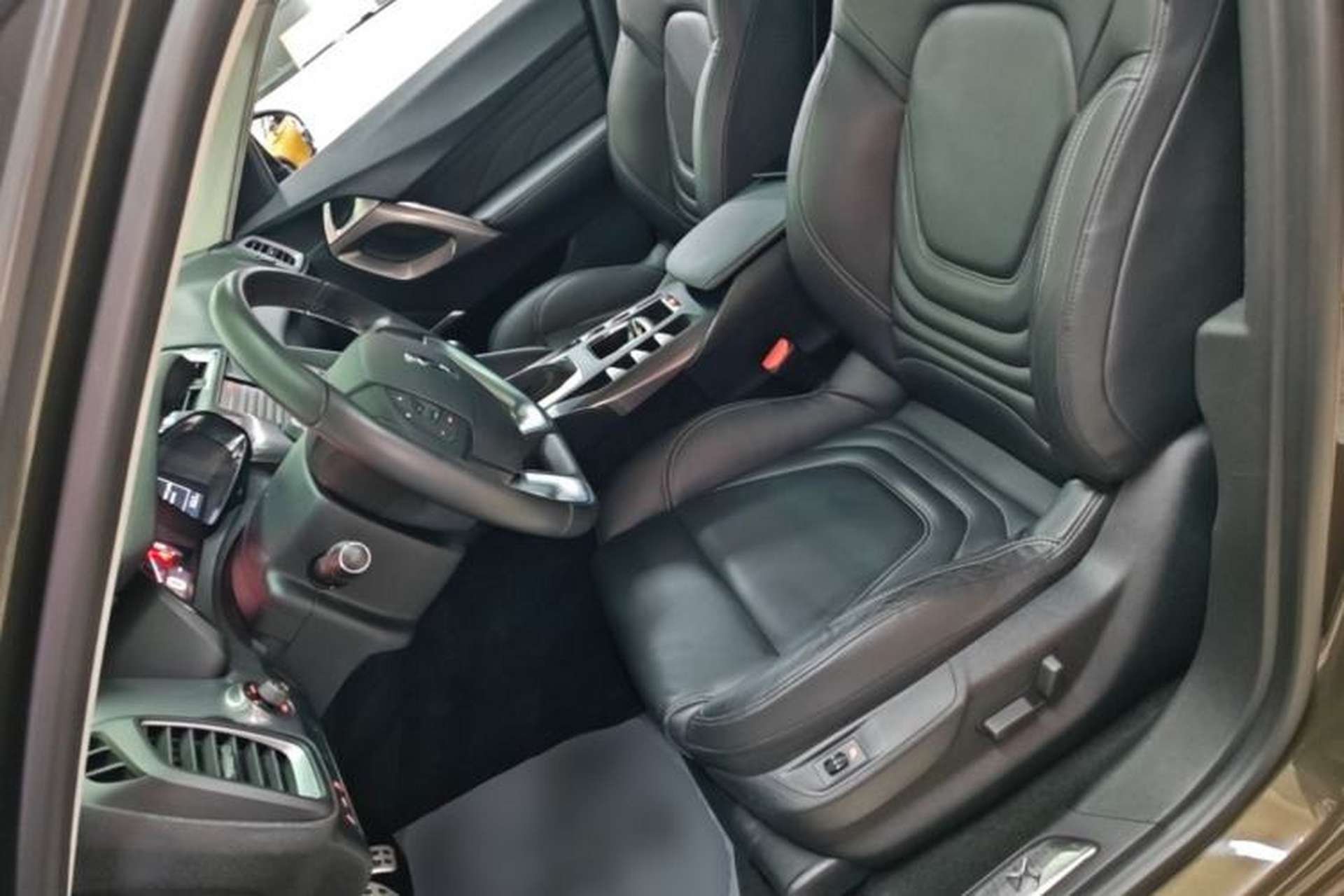 Used DS 5 2014 1.6T Luxury Edition THP200 Left Front Seat