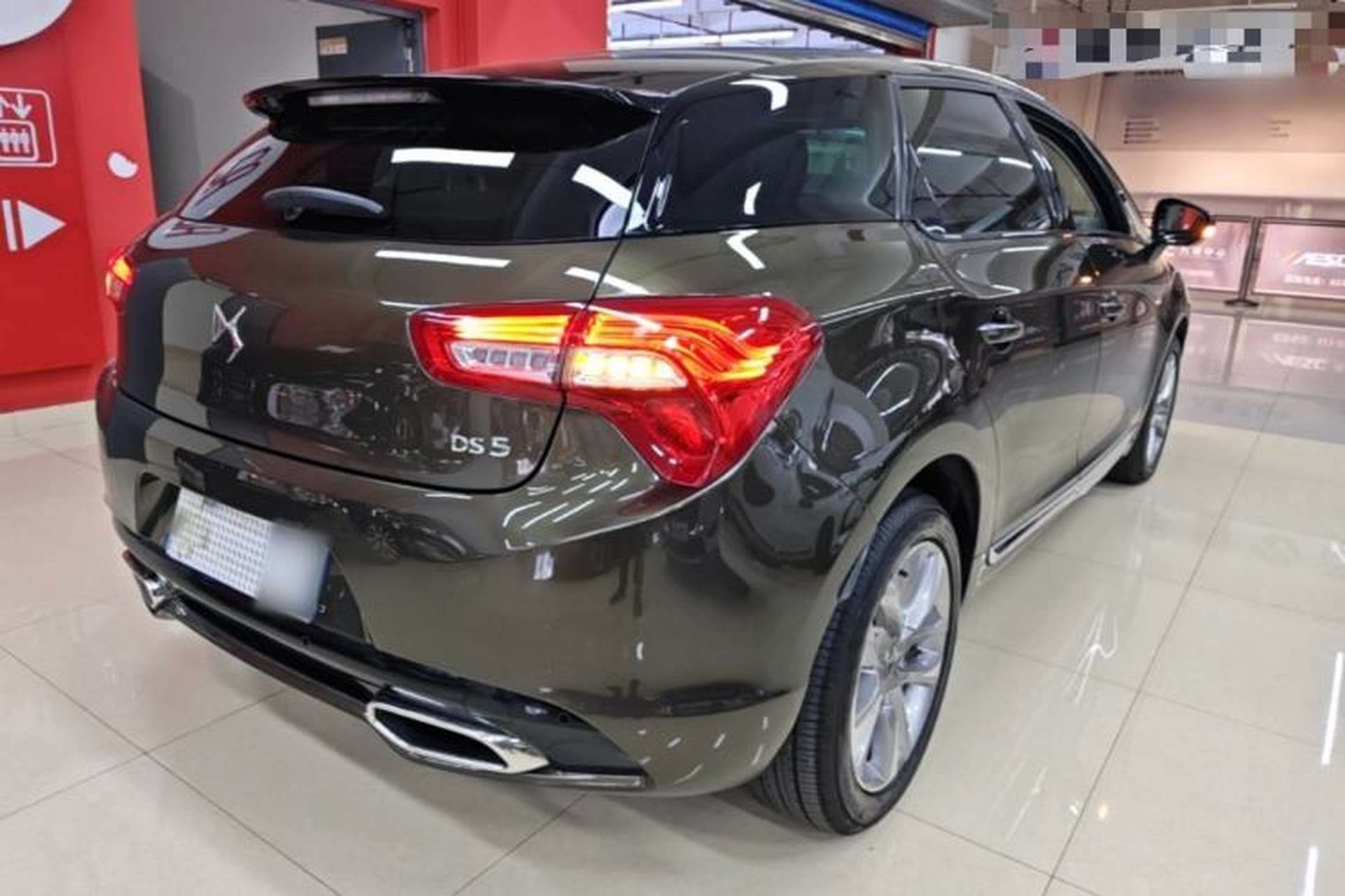 Used DS 5 2014 1.6T Luxury Edition THP200 Rear Right 45 Deg