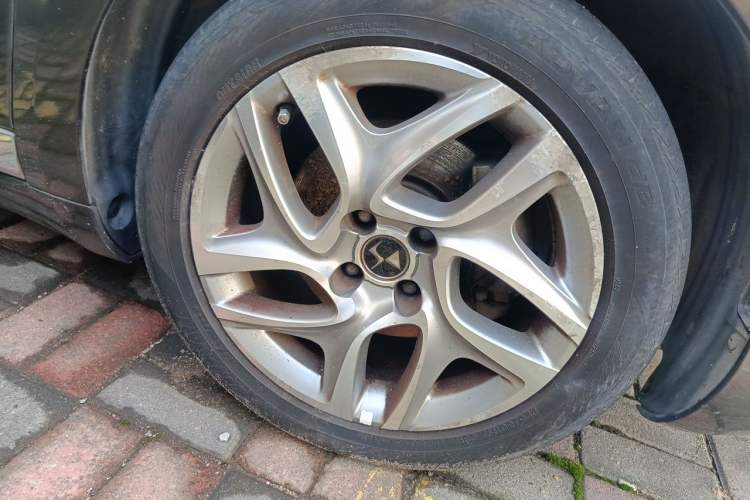 Used DS 5 2014 1.6T Luxury Edition THP160 Right Front Wheel Hub