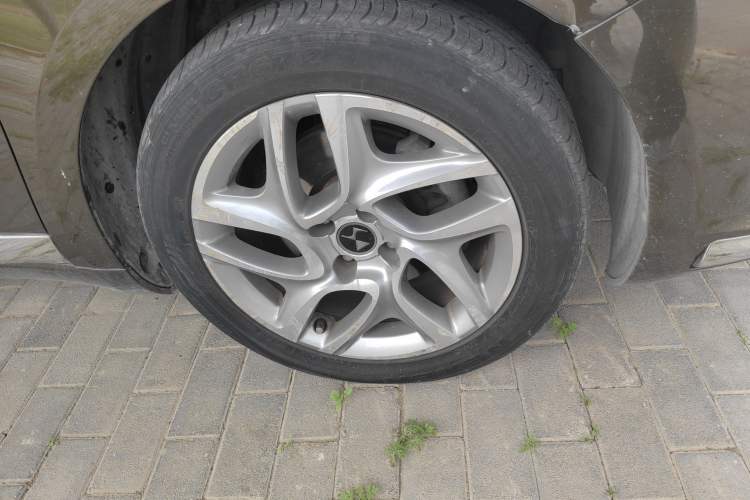 Used DS 5 2014 1.6T Elegant Version THP160 Right Front Wheel Hub