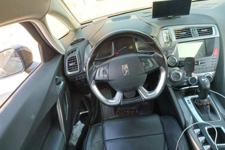 Used DS 5 2014 1.6T Luxury Edition THP160 Steering Wheel