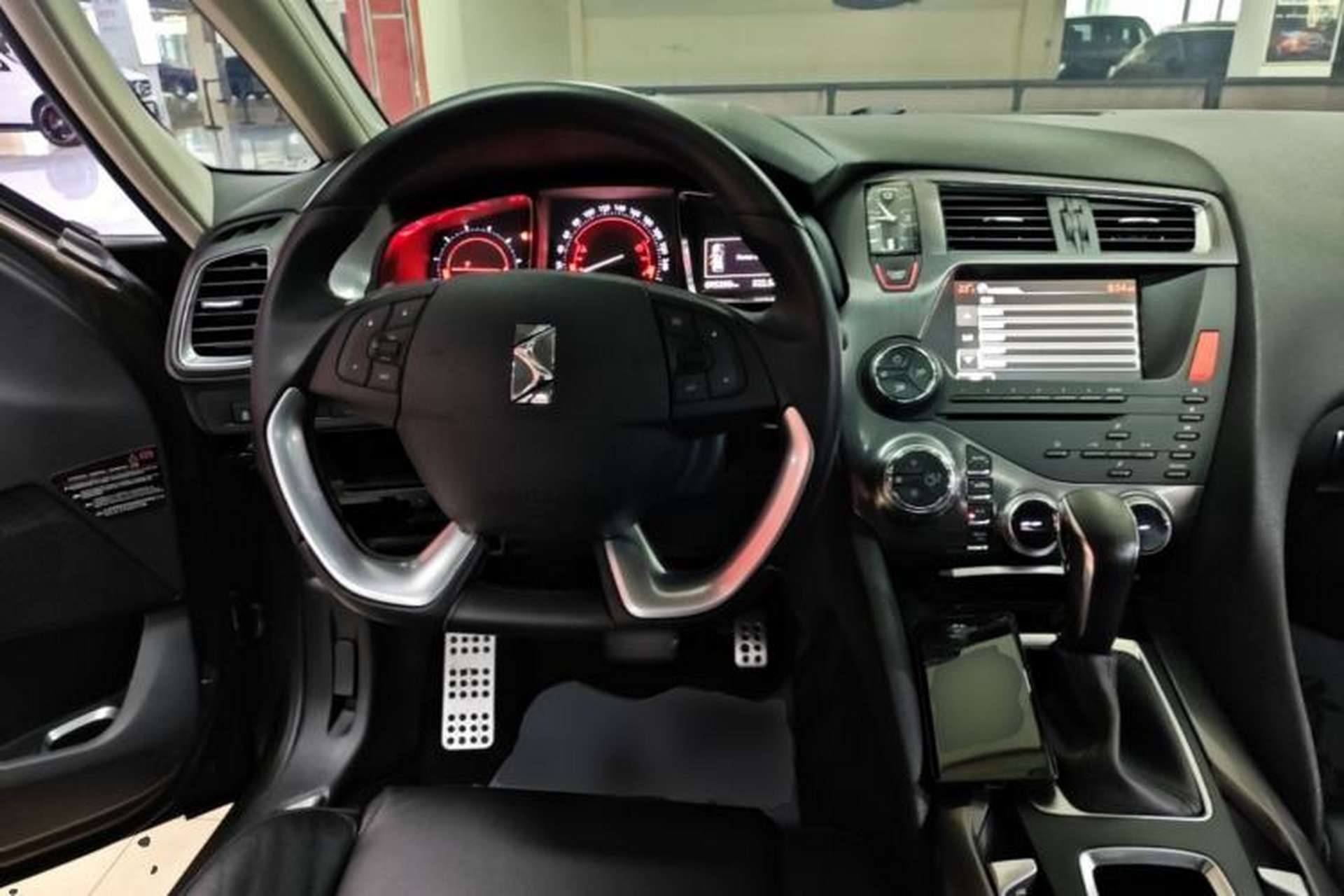 Used DS 5 2014 1.6T Luxury Edition THP200 Steering Wheel