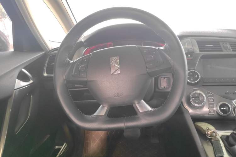Used DS 5 2014 1.6T Elegant Version THP160 Steering Wheel