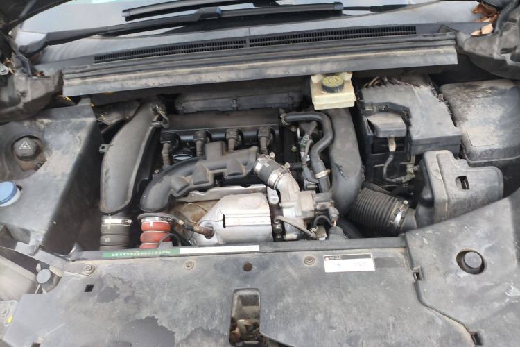 Used DS 5 2014 1.6T Elegant Version THP160 Engine Bay