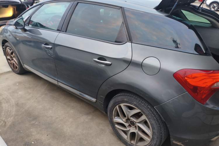 Used DS 5 2014 1.6T Elegant Version THP160 Exterior 3