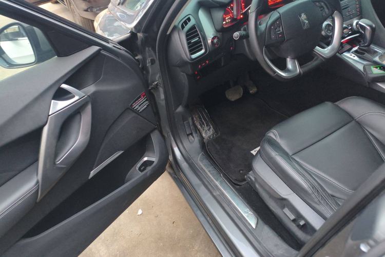 Used DS 5 2014 1.6T Elegant Version THP160 Interior 3