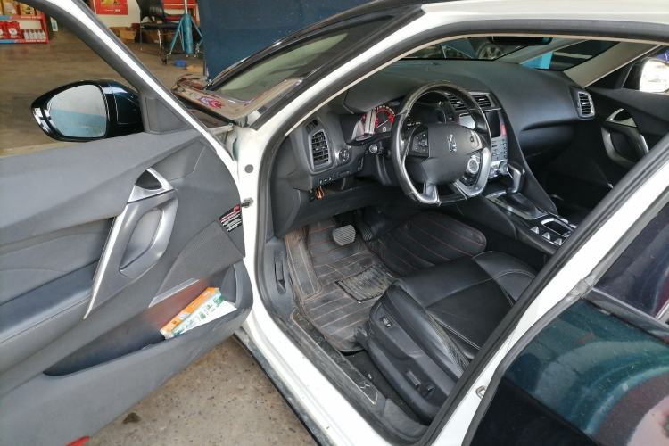 Used DS 5 2014 1.6T Luxury Edition THP160 Driver Seat