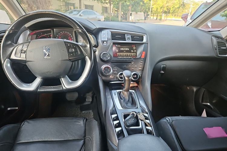 Used DS 5 2014 1.6T Luxury Edition THP160 Center Console
