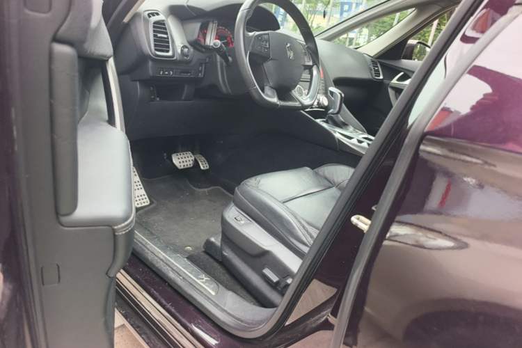 Used DS 5 2014 1.6T Luxury Edition THP200 Driver Seat
