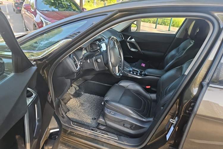 Used DS 5 2014 1.6T Luxury Edition THP160 Driver Seat