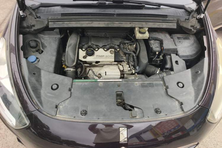 Used DS 5 2014 1.6T Luxury Edition THP200 Engine Bay