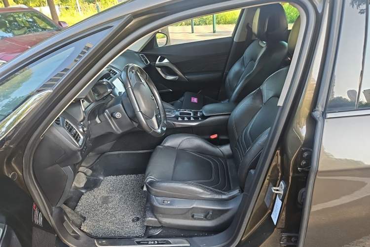 Used DS 5 2014 1.6T Luxury Edition THP160 Left Front Seat