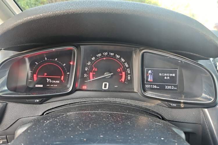 Used DS 5 2014 1.6T Luxury Edition THP160 Odometer Close Up
