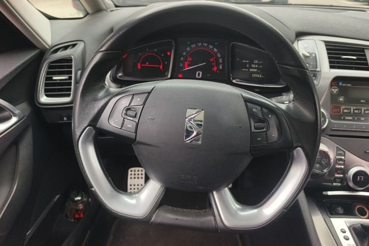 Used DS 5 2014 1.6T Luxury Edition THP200 Steering Wheel
