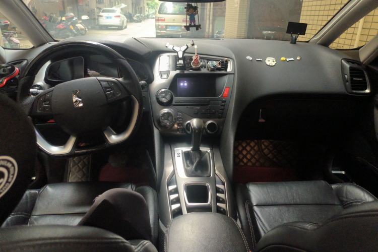 Used DS 5 2014 1.6T Elegant Version THP160 Center Console