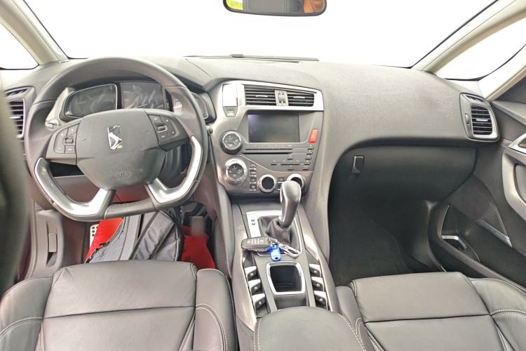 Used DS 5 2014 1.6T Luxury Edition THP200 Center Console