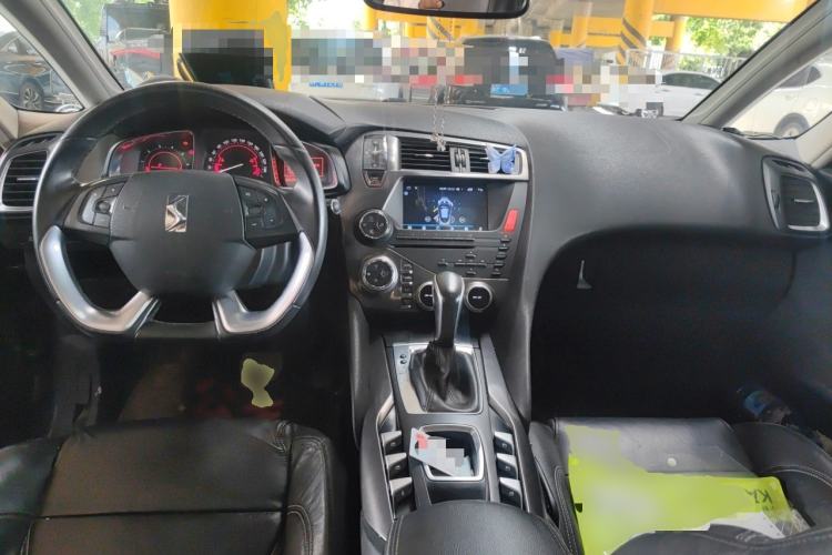 Used DS 5 2014 1.6T Elegant Version THP160 Center Console