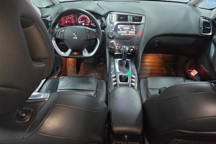 Used DS 5 2014 1.6T Luxury Edition THP160 Center Console