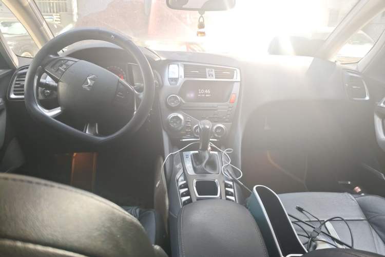 Used DS 5 2014 1.6T Luxury Edition THP160 Center Console