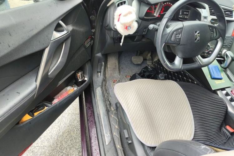 Used DS 5 2014 1.6T Luxury Edition THP160 Driver Seat