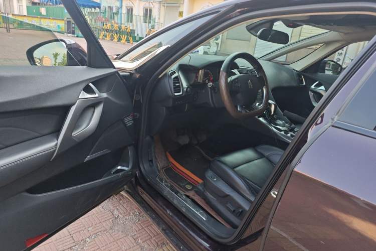 Used DS 5 2014 1.6T Luxury Edition THP160 Driver Seat