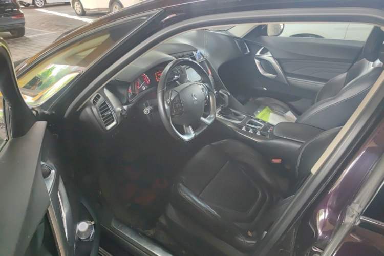 Used DS 5 2014 1.6T Elegant Version THP160 Driver Seat
