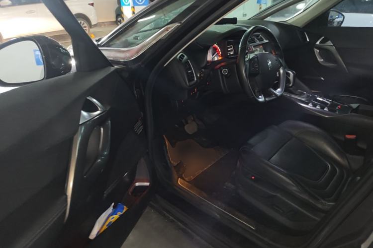 Used DS 5 2014 1.6T Luxury Edition THP160 Driver Seat
