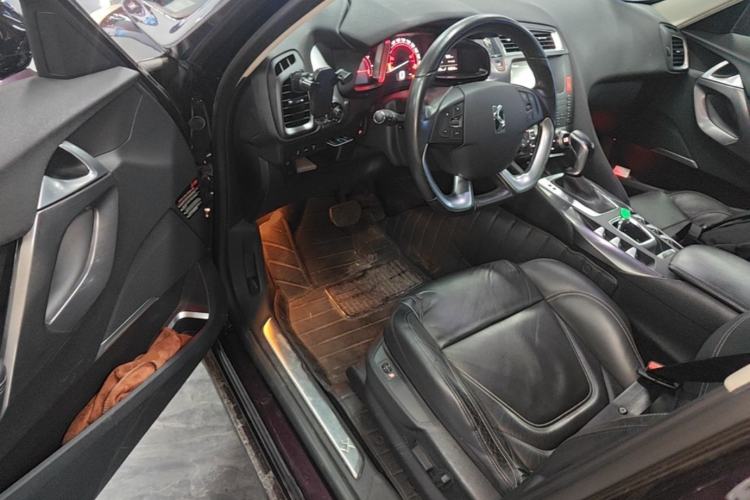 Used DS 5 2014 1.6T Luxury Edition THP160 Driver Seat