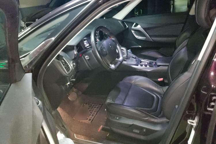 Used DS 5 2014 1.6T Luxury Edition THP160 Driver Seat