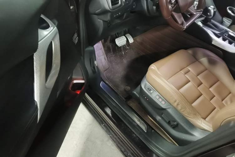 Used DS 5 2014 1.6T Luxury Edition THP200 Driver Seat
