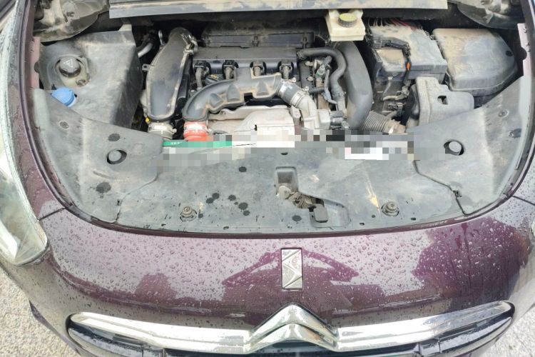 Used DS 5 2014 1.6T Luxury Edition THP160 Engine Bay