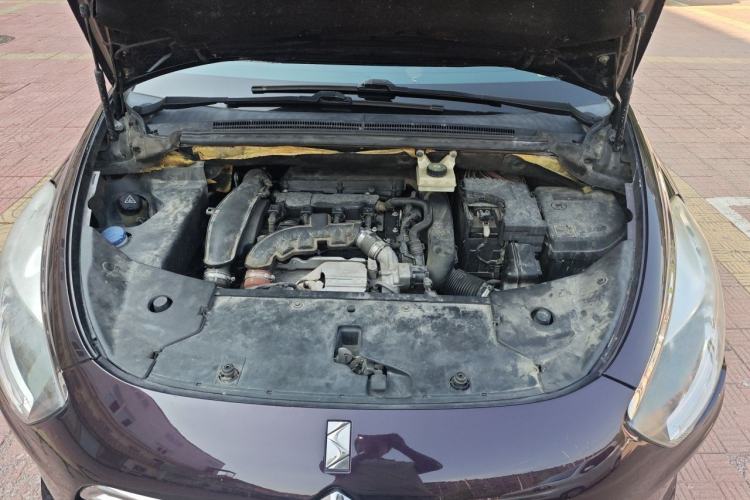 Used DS 5 2014 1.6T Luxury Edition THP160 Engine Bay