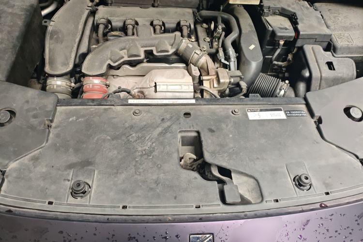 Used DS 5 2014 1.6T Luxury Edition THP160 Engine Bay