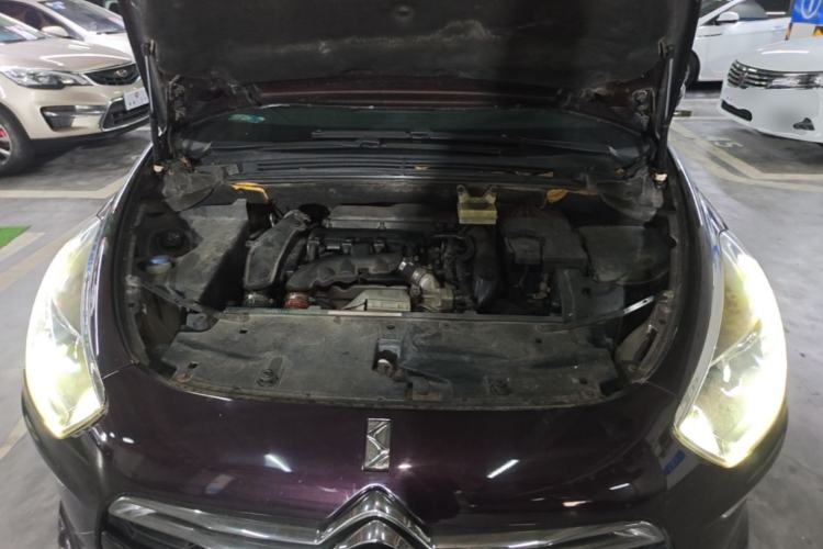 Used DS 5 2014 1.6T Luxury Edition THP160 Engine Bay