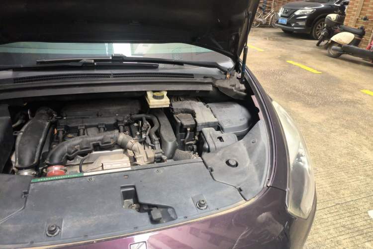 Used DS 5 2014 1.6T Elegant Version THP160 Engine Bay Left