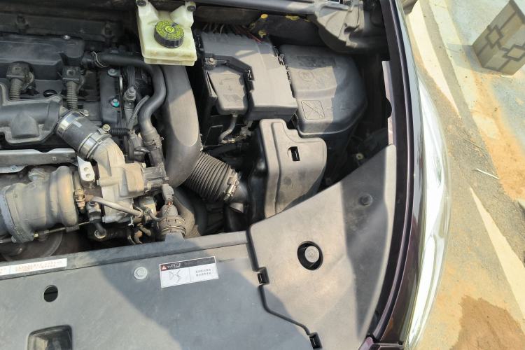 Used DS 5 2014 1.6T Luxury Edition THP160 Engine Bay Left