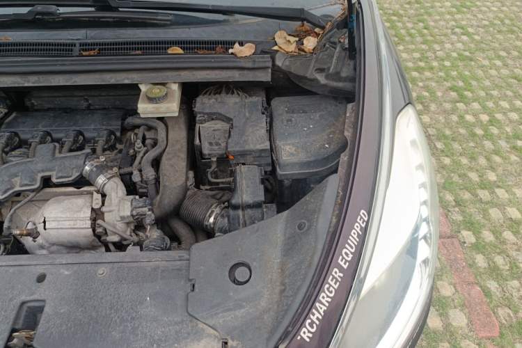Used DS 5 2014 1.6T Luxury Edition THP160 Engine Bay Left