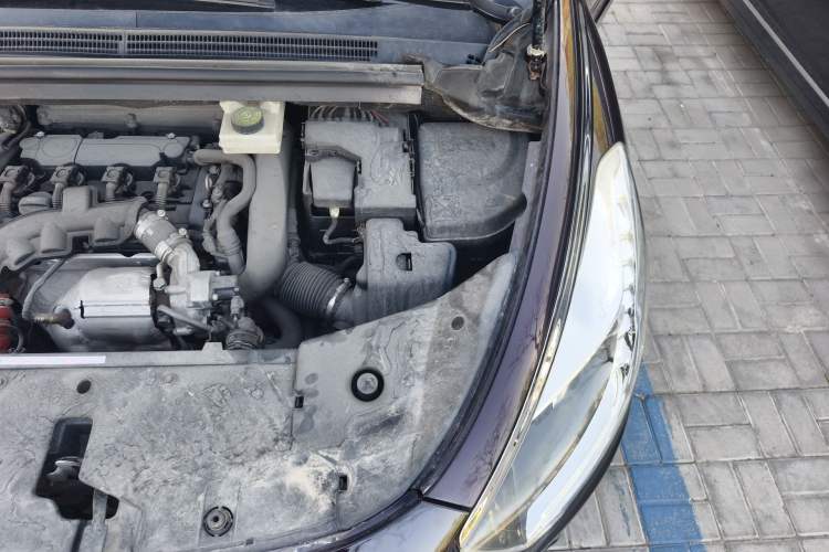 Used DS 5 2014 1.6T Luxury Edition THP160 Engine Bay Left