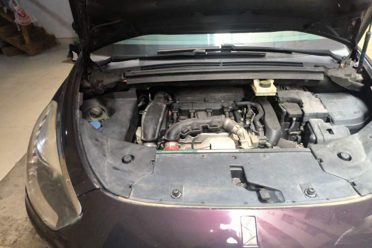 Used DS 5 2014 1.6T Elegant Version THP160 Engine Bay Right