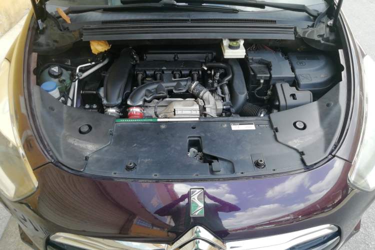 Used DS 5 2014 1.6T Elegant Version THP160 Engine Bay