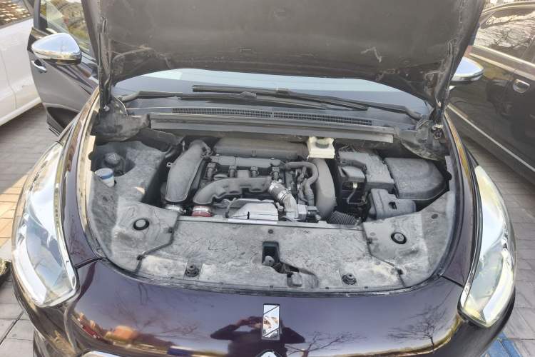 Used DS 5 2014 1.6T Luxury Edition THP160 Engine Bay